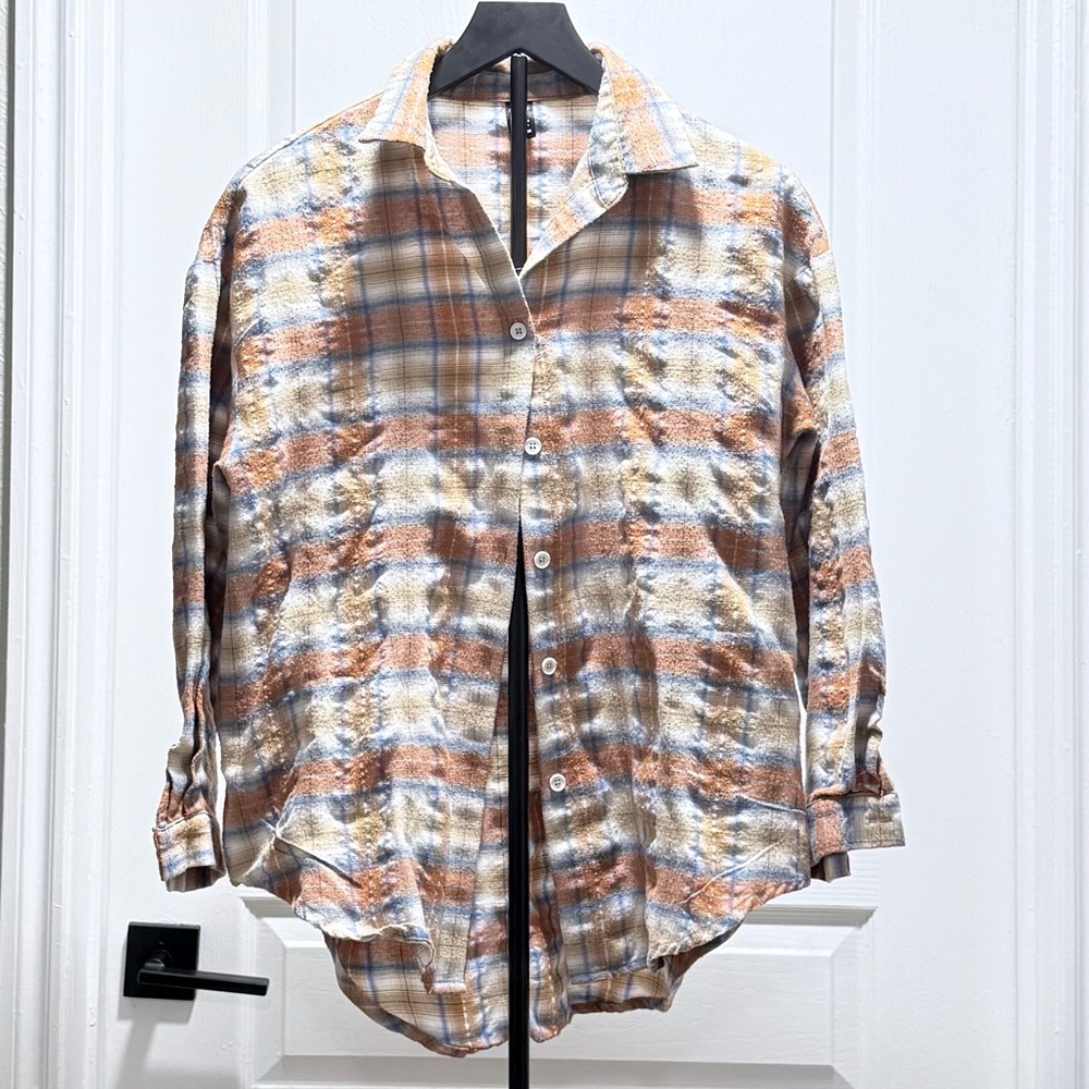 SHEIN a plaid long sleeve shirt